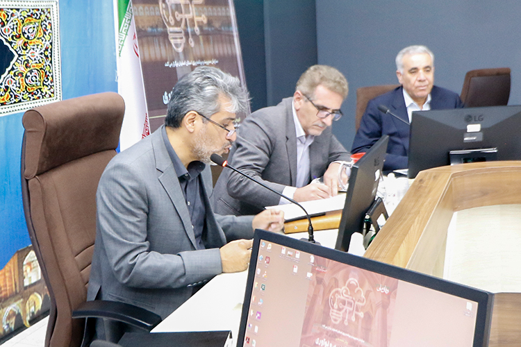 مدیر سازمان برنامه و بودجه استان اصفهان